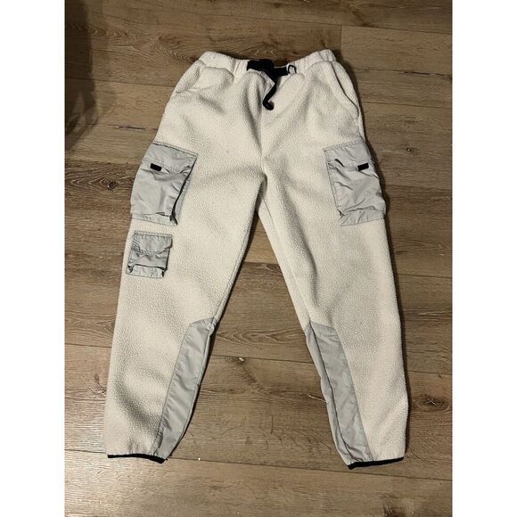 Urban Outfitters Men’s Whit Fleece Utopia Cargo Trail Jogger Medium - Picture 1 of 3